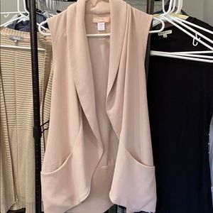 Open cardigan with no sleeves